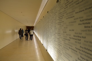 Foto vom Gang zwischen Synagoge und j&uuml;dischem Kulturzentrum